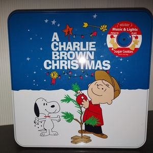 Peanuts Charlie Brown & Snoopy Musical Light-up Christmas Cookie Tin - N…